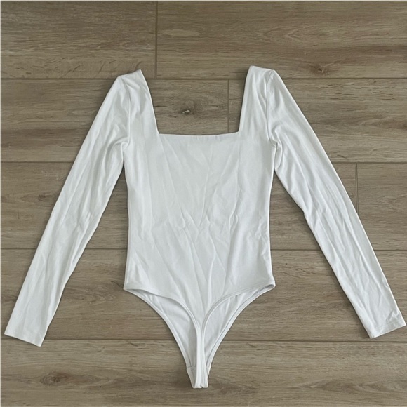 nwot Babaton contour squareneck bodysuit S, M - Picture 4 of 4